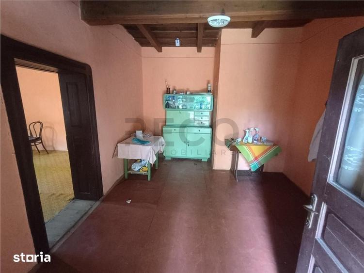 Casă cu 2 camere cu Teren 4960 Mp în Abram