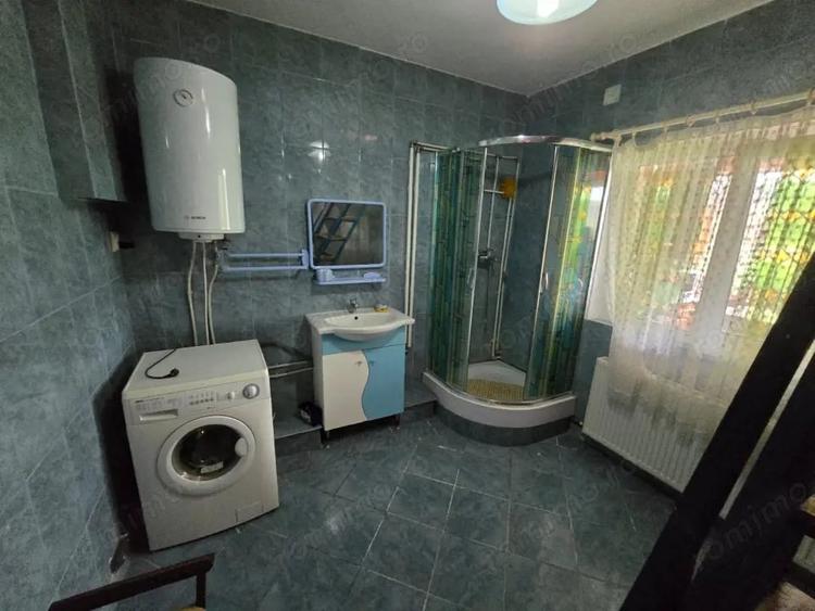 Casă cu Teren 1210 Mp în Mălureni