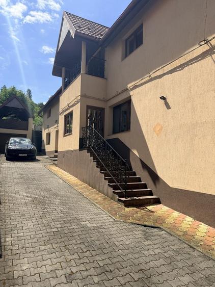 Casă cu 4 camere cu Canalizare în Central