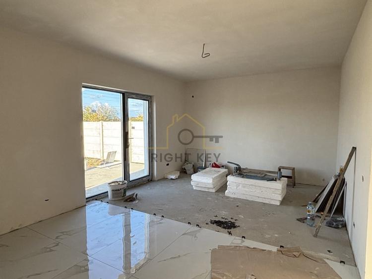 Casă individuală cu 4 camere cu Teren 400 Mp în Clinceni