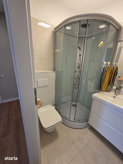 Apartament cu 4 camere, mobilat în Central