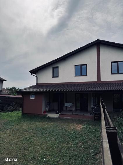 Casă cu 5 camere decomandat cu Teren 400 Mp în Chișoda