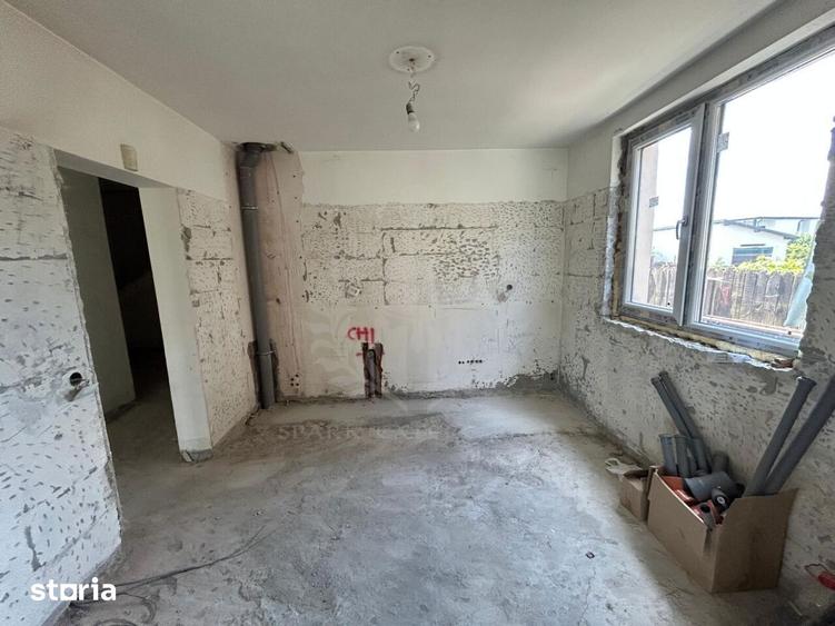 Casă cu 6 camere cu Teren 467 Mp în Crevedia
