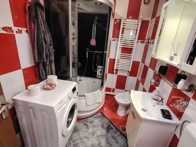Apartament cu 3 camere decomandat în C5