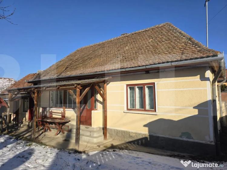 Casă cu 2 camere cu Teren 1566 Mp în Bodoc