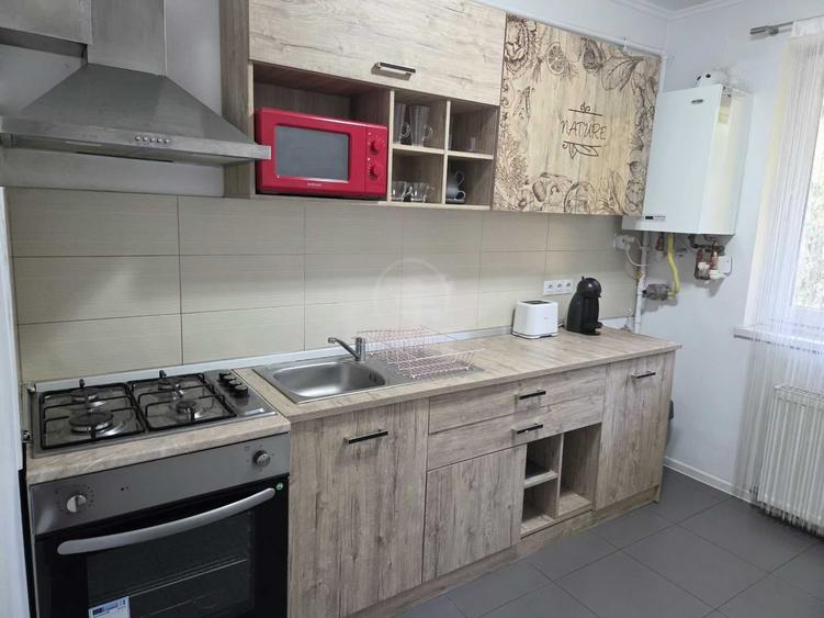 Apartament cu 2 camere semidecomandat în Plopilor