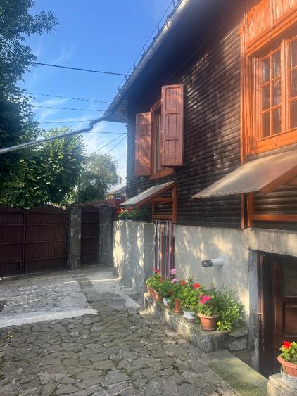 Vând casă în Bușteni  - 1