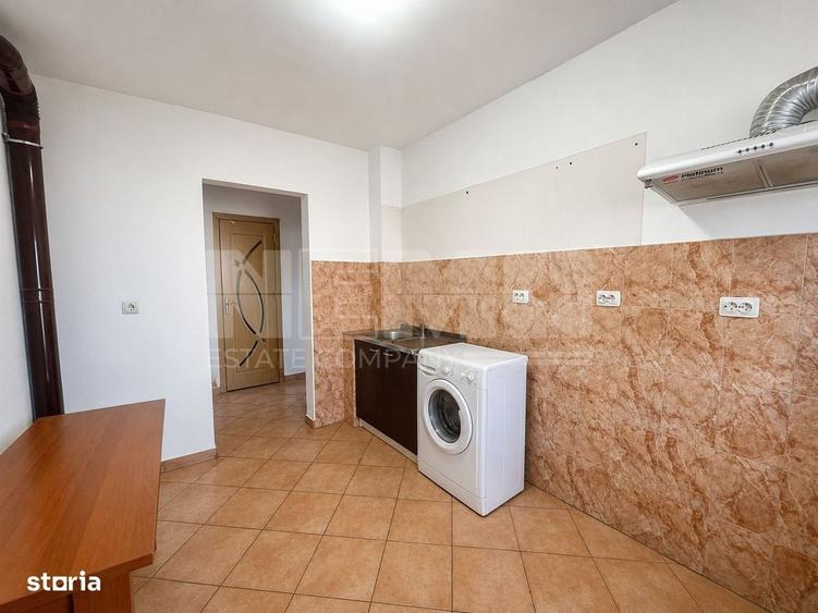 Apartament cu 3 camere decomandat în Vicovu de Sus