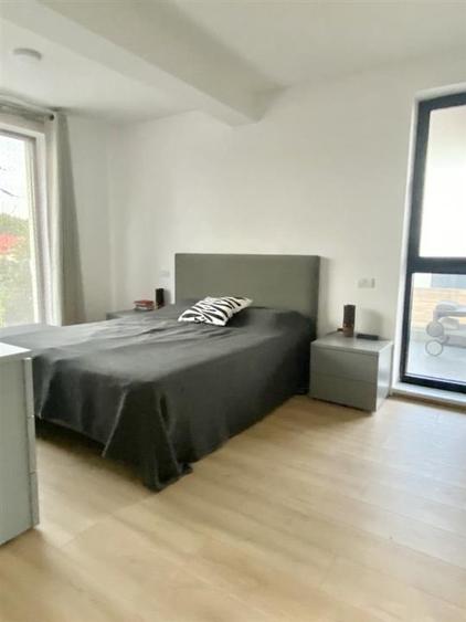 Apartament cu 4 camere decomandat, mobilat în Iancu Nicolae