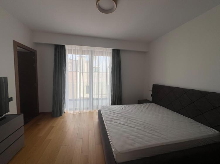 Apartament cu 4 camere decomandat, mobilat în Primăverii