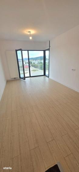 Apartament cu 2 camere în Baza 3