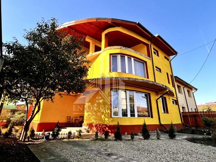Casă individuală cu 6 camere cu Canalizare în Păcii