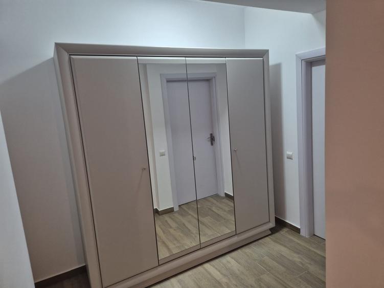 Apartament cu 3 camere decomandat în Sebastian