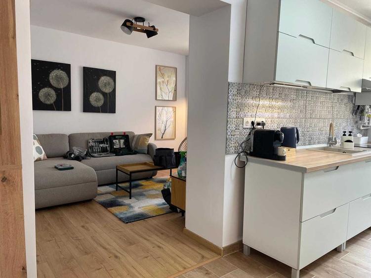 Apartament cu 2 camere decomandat în Central