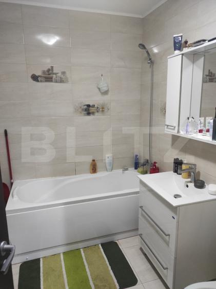 Apartament cu 3 camere decomandat, mobilat în Valea Lupului