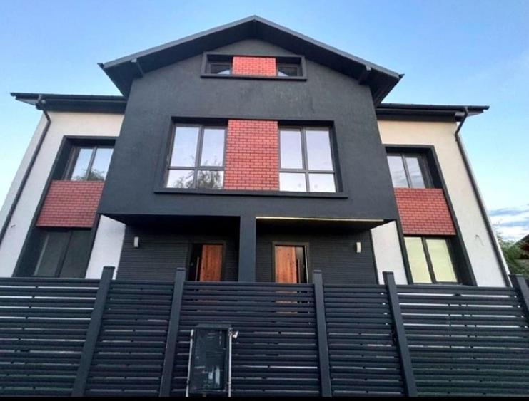 Duplex cu 5 camere cu Canalizare în Dumbrăveni