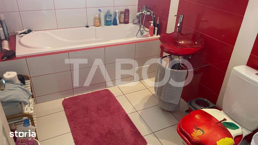 Apartament cu 3 camere decomandat, mobilat în Central