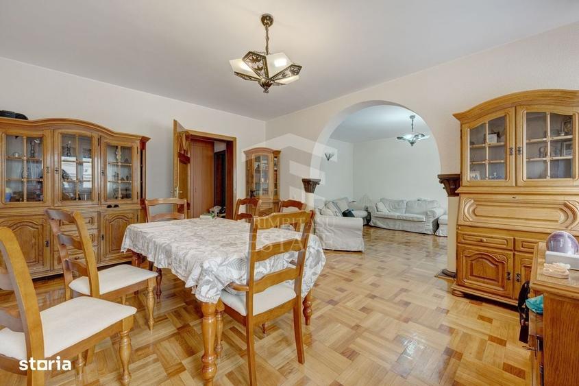 Casă cu 4 camere cu Teren 676 Mp în Romană