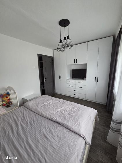 Apartament cu 3 camere în Prundu