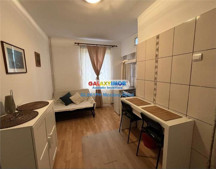 Garsonieră decomandată, mobilată în Sud