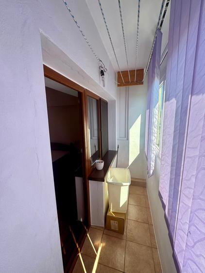 Apartament cu 3 camere decomandat în Podu Roș