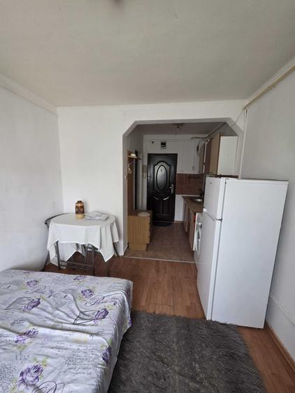 Garsonieră decomandată în Micro 17