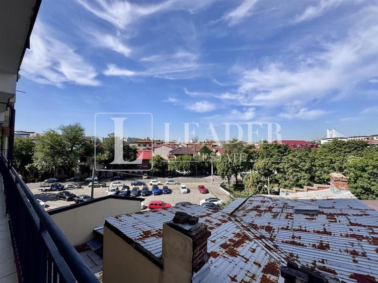 Apartament cu 4 camere decomandat în Titulescu