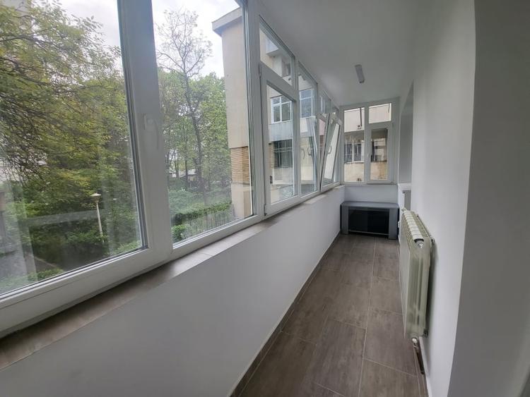 Apartament cu 4 camere decomandat în Tătărași