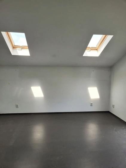 Casă cu 6 camere cu Canalizare în Central