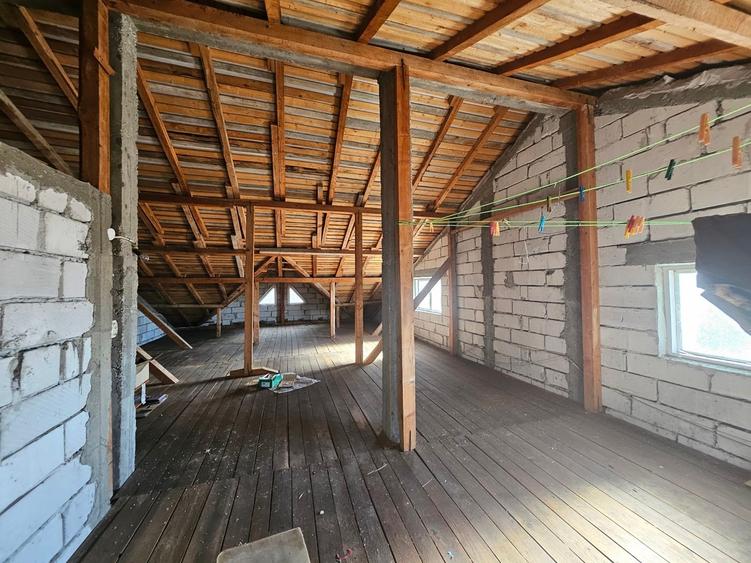 Casă individuală cu 4 camere cu Teren 1676 Mp în Exterior Nord