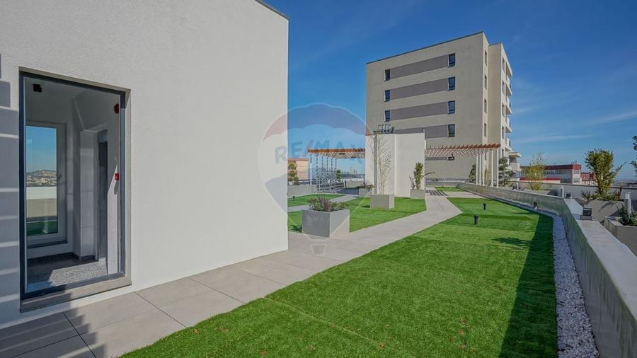 Apartament cu 2 camere semidecomandat, mobilat în Noua