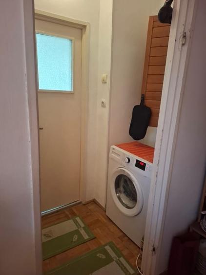 Apartament cu 3 camere semidecomandat, mobilat în Nădlac
