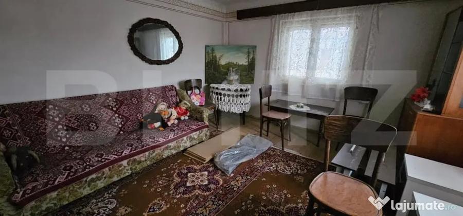 Casă cu 2 camere cu Teren 1200 Mp în Central