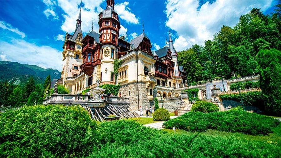 Apartament cu 2 camere decomandat, mobilat în Sinaia