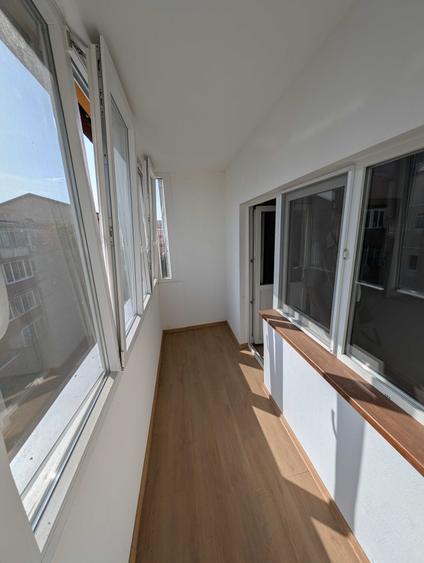 Apartament cu 2 camere semidecomandat în Soarelui