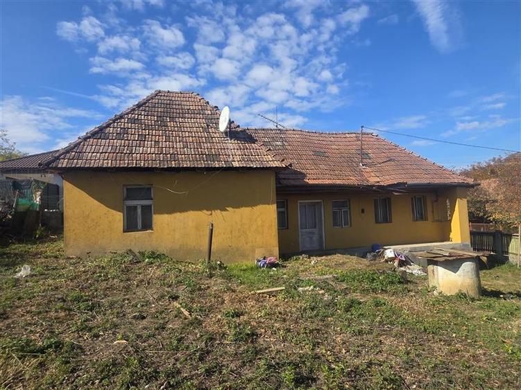 Casă cu 2 camere cu Teren 400 Mp în Voiniceni
