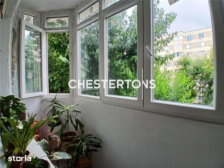Apartament cu 4 camere semidecomandat în Berceni