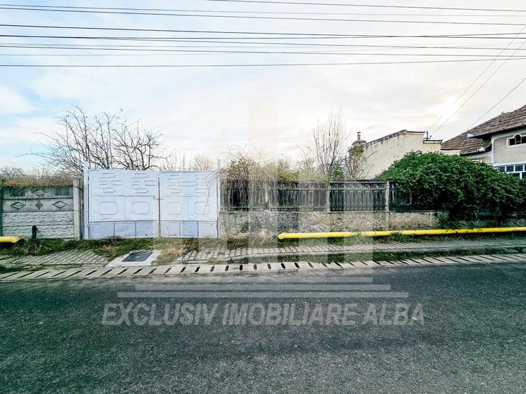 Teren Construcții intravilan de 700 mp, în Oarda