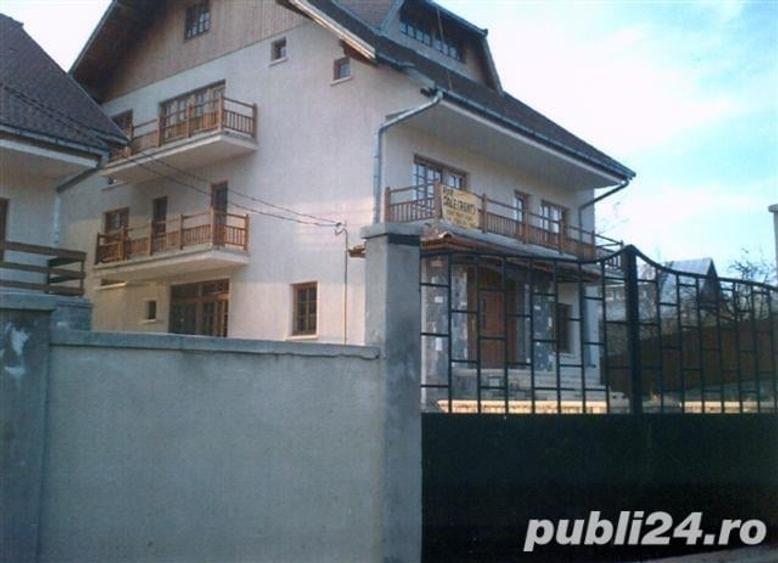 Casă cu 8 camere cu Teren 2500 Mp în Cornu