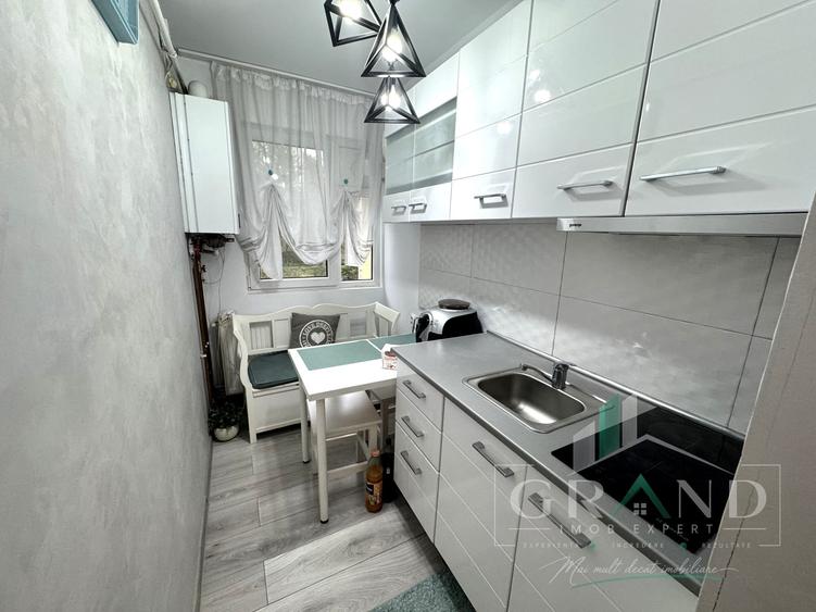 Apartament cu 2 camere decomandat, mobilat în Central