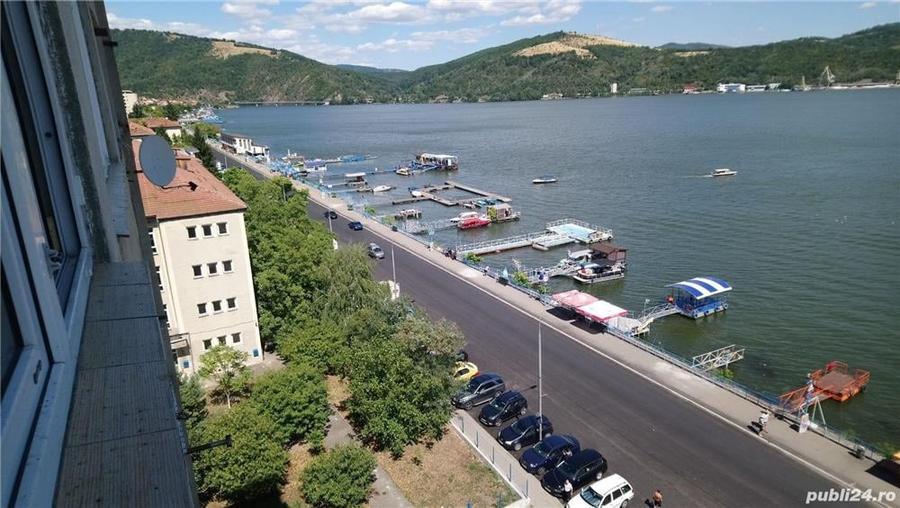 Apartament cu 2 camere decomandat în Orșova