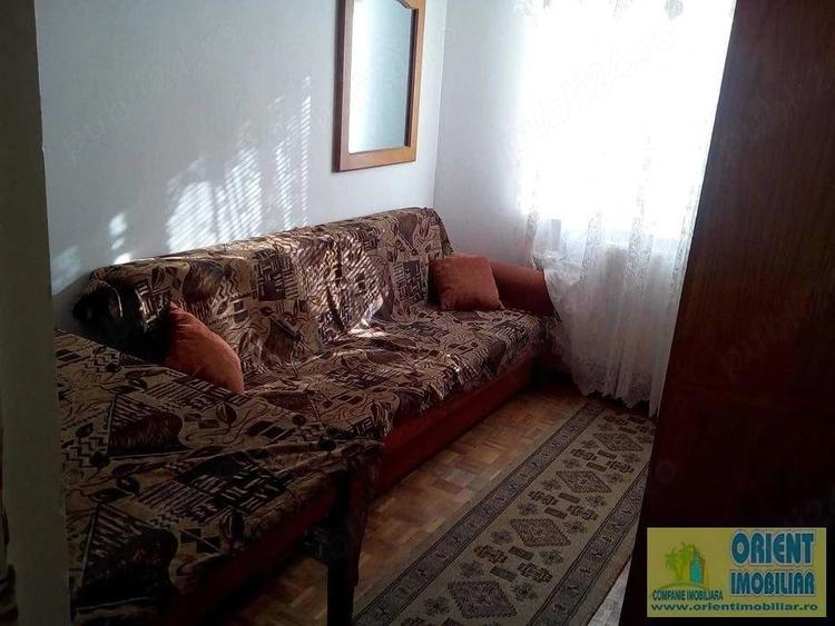 Apartament cu 4 camere semidecomandat în Inel II