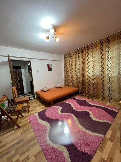 Apartament cu 2 camere semidecomandat în Gară