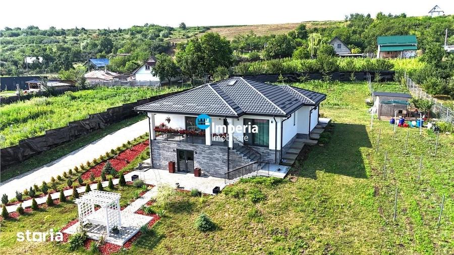 Casă cu 4 camere cu Teren 2165 Mp în Miroslava