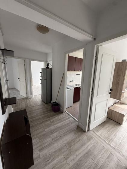 Apartament cu 3 camere decomandat în Universitate