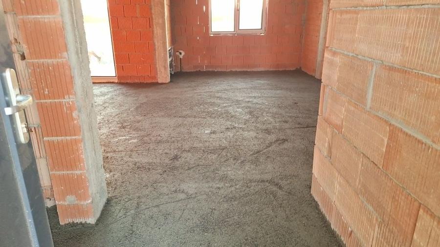 Casă cu 3 camere în Central