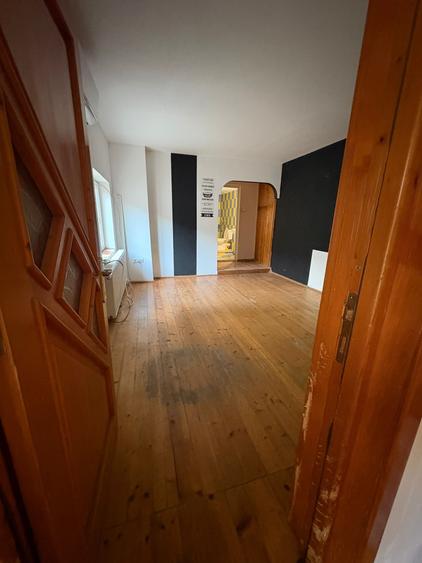 Casă individuală cu 6 camere cu Canalizare în Coiciu