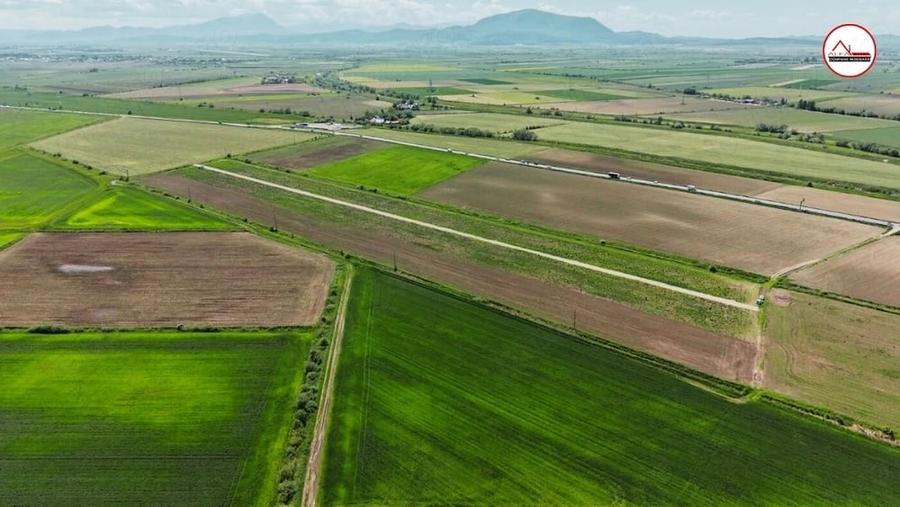 Teren de 500 mp, în Stupini