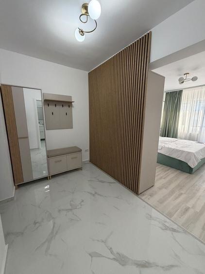Inchiriez -garsoniera complet utilata-la prima inchiriere.Situata intr,un bloc nou.Et 5/6.centrala proprie.+loc de parcare subteran..Metrou-Berceni - 1