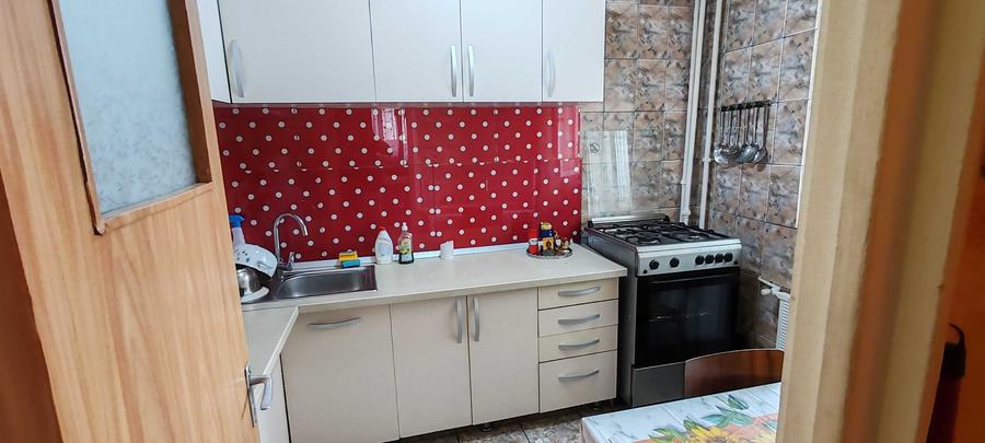 Vand apartament 3 camere Baciului decomandat - 1